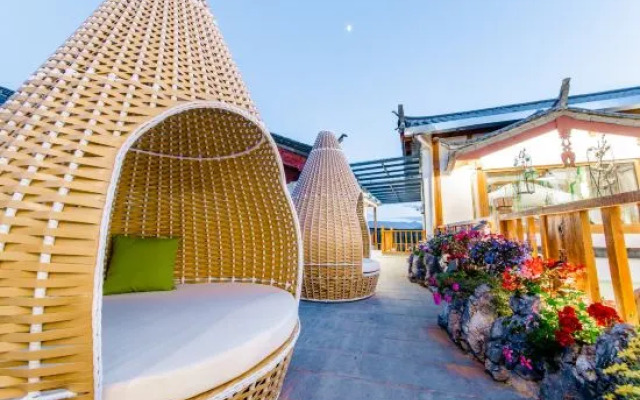 LiJiang Shiningland Resort Hotel（Lijiang Old Town）