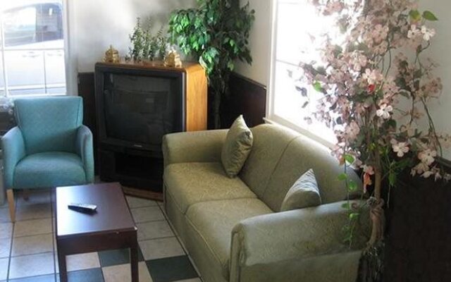 Scottish Inn & Suites