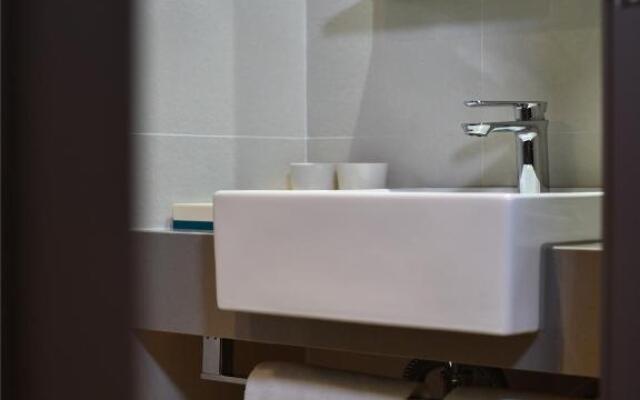 Home Inn Selected Nanjing Xuanwu Lake Xinmofan Malu Metro Station