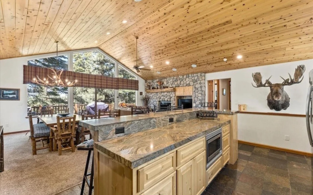 Getting Away Together 6 Bedroom Home by RedAwning