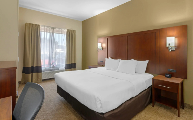 Comfort Suites Savannah Gateway I-95