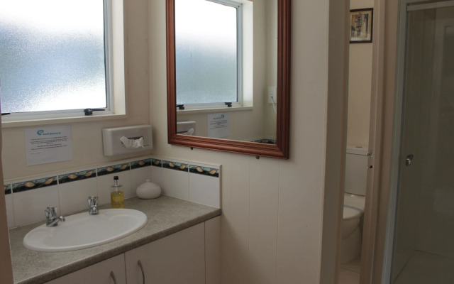 Ash Grove Boutique Motel