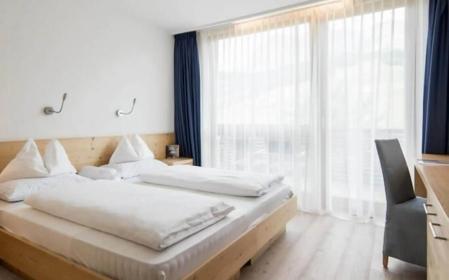 Alpine Hotel Ciasa Lara