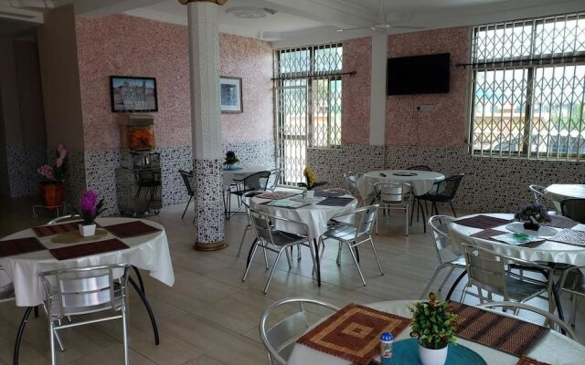 Nabegyi Hotel