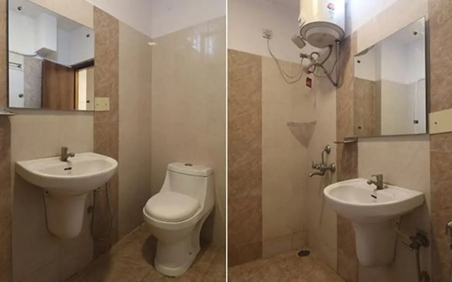 Fabhotel Twin Tree Suites