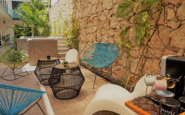 Les Suites Calle 2 by Galian