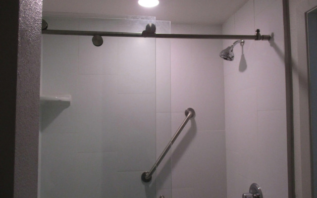 Best Western Plus Roland Inn & Suites