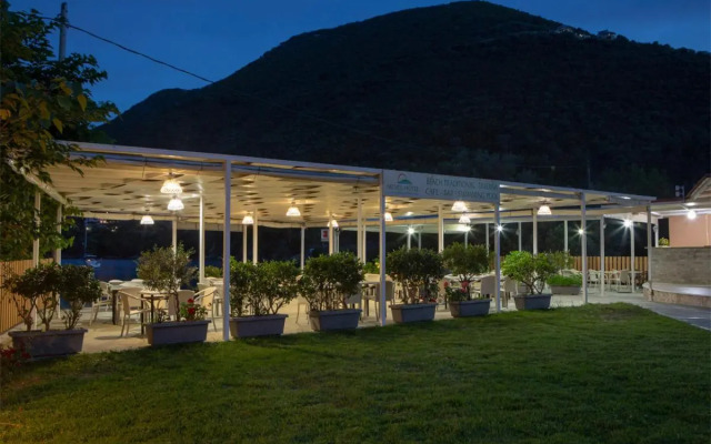 Menes Hotel