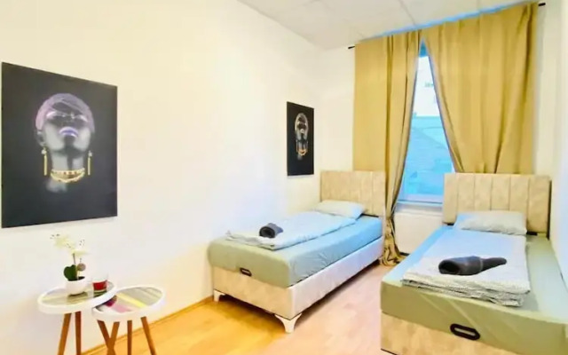 Rooms in Cozy 4BR Shared Apt Central