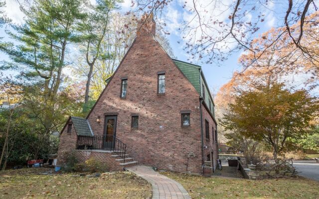 Amazing Single House in Brookline