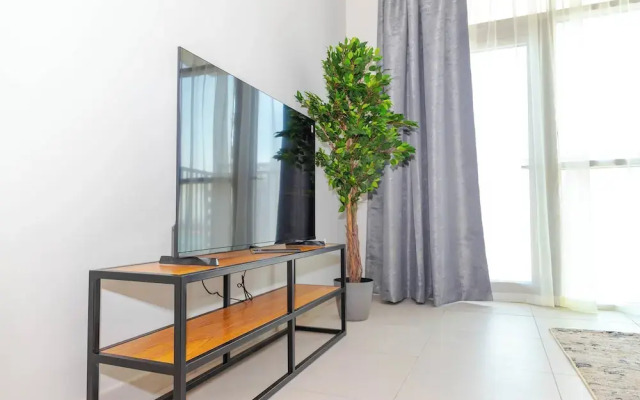 Bloomfields Modern 1BR in Reflection