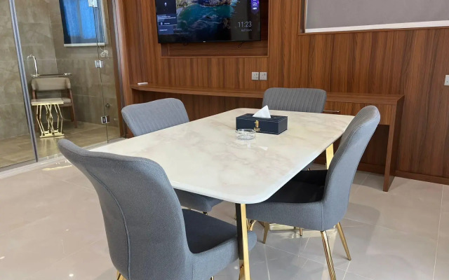 Sunday Luxury Central formerly Anan hotel