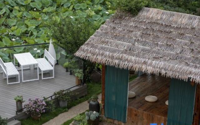 Yewang Su Lake View Light Luxury Hostel