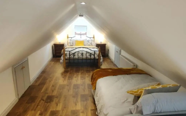 Luxury 'Cois Abhainn' Self Catering Apartment
