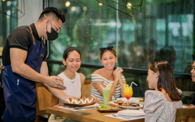 The Henry Hotel Roost Bacolod