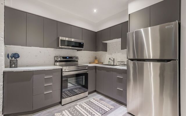 1BR APT in the HEART of Downtown