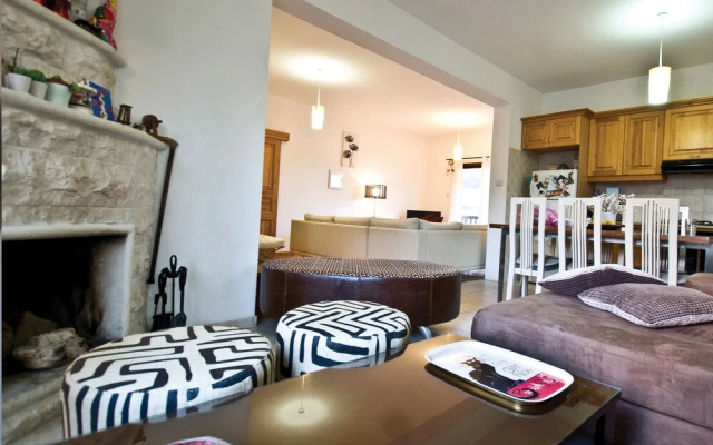 Lania Royal Oak Villa