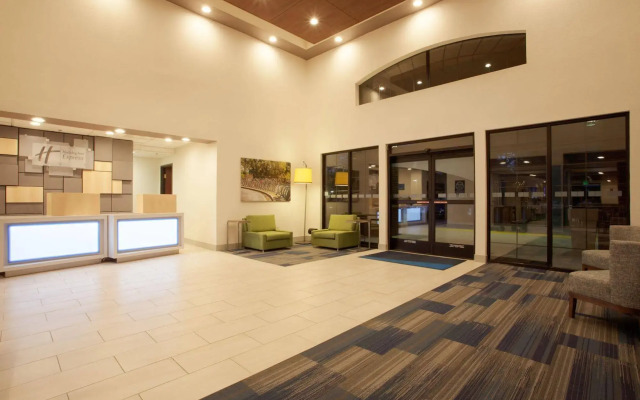 Holiday Inn Express & Suites Davis - University Area by IHG