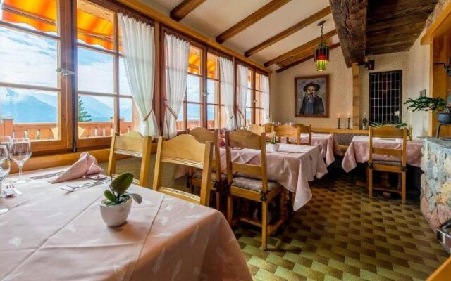Swiss Chalet-Style Hotel Walliser Spycher
