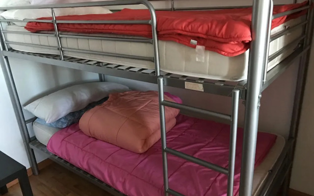 Comfortable Apartment With Wifi and Parking Space