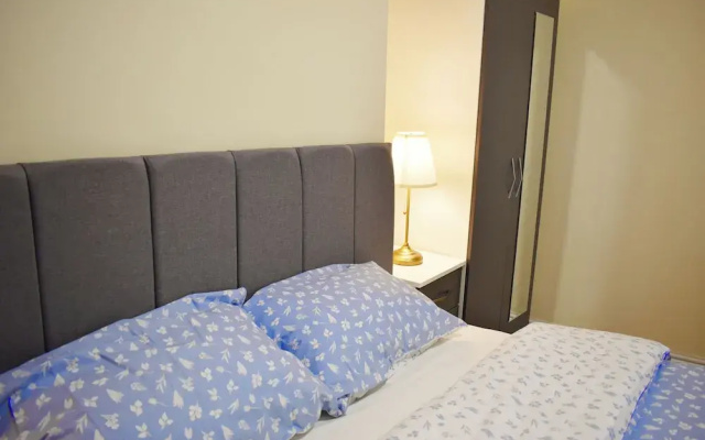 Bedroom in Apartment Walkable china town