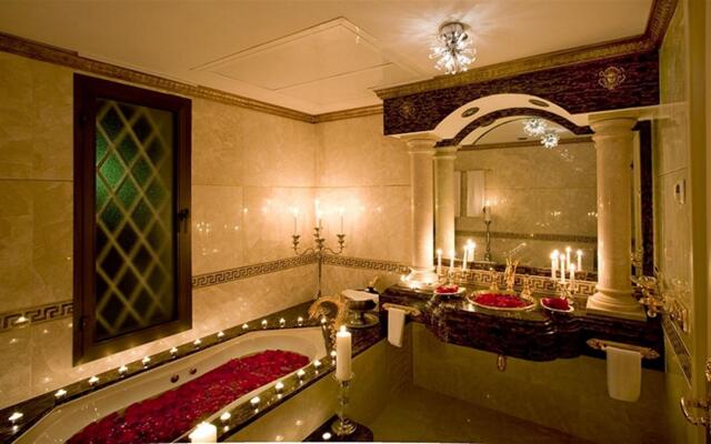19567 - Unique Luxurious And Palacial Villa