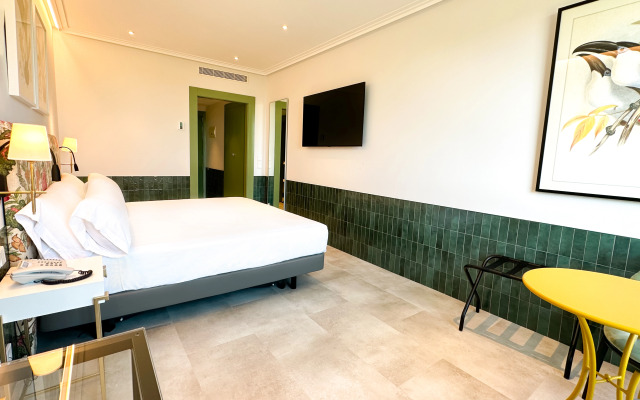 Hotel Ribera de Triana - REOPENING!