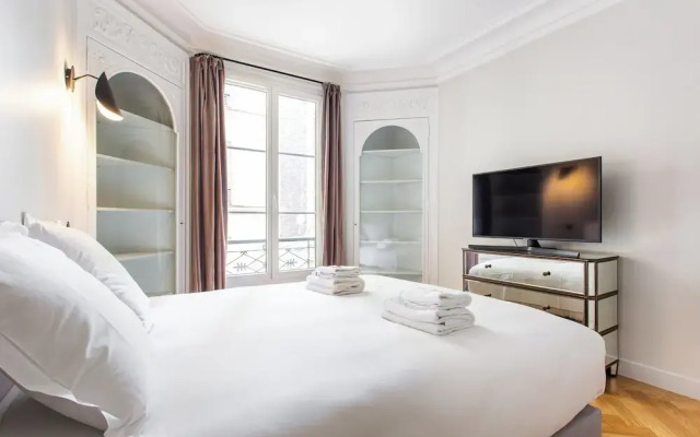 Magnificent Apartment - 3br/ 8P - Europe
