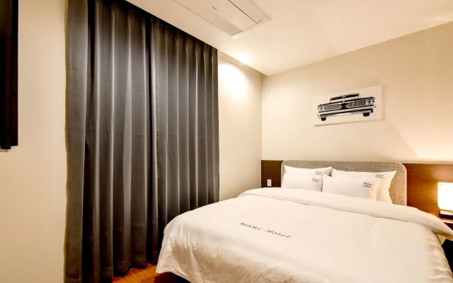 BLANC Business Hotel