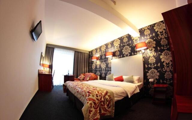 Amigo Hotel