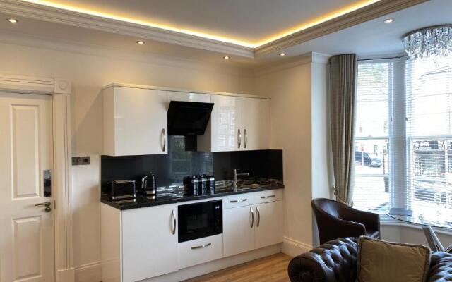 The Maureen Suite