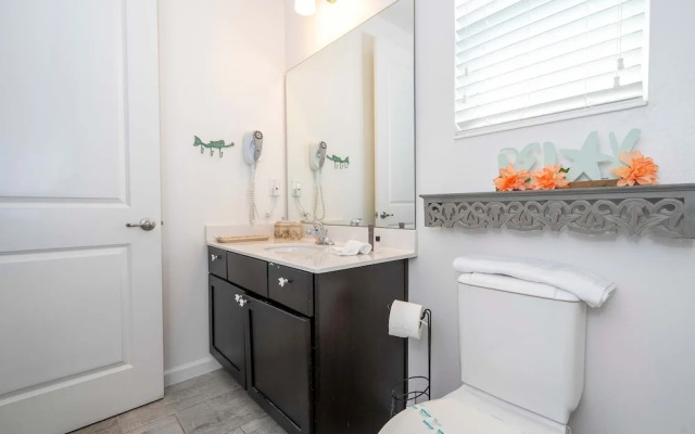 Spacious 6-bedroom Retreat Near Disney Parks