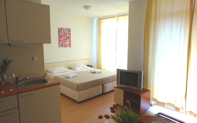 Rainbow 2 Beach Apartments