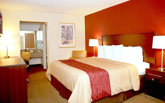 Red Roof Inn Atlanta - Suwanee/ Mall of Georgia