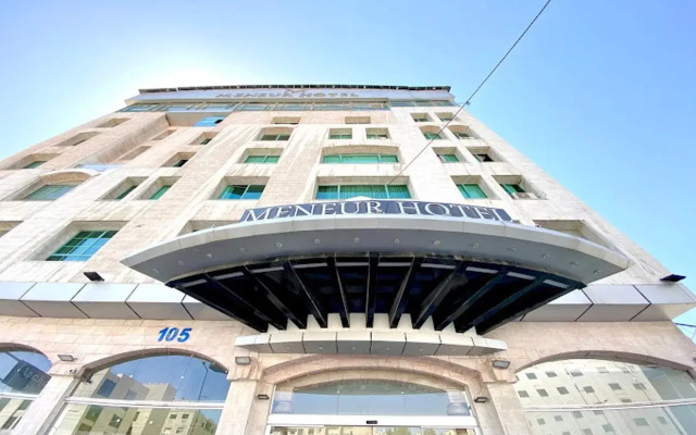 Meneur Hotel