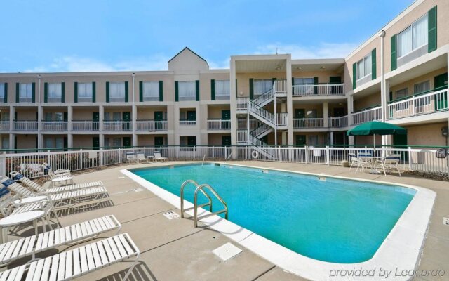 Americas Best Value Inn & Suites - Overland Park/Kansas City - Closed