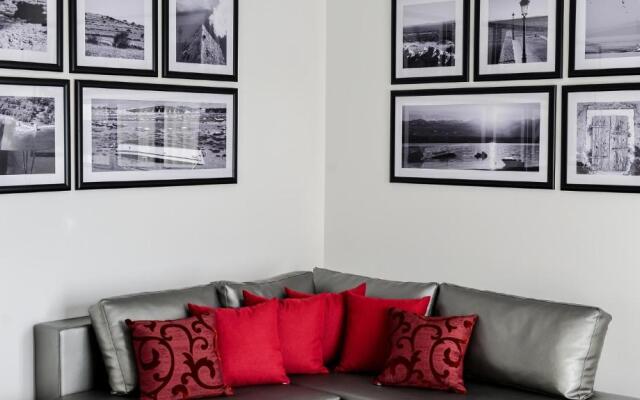 Sunset Deluxe Apartments