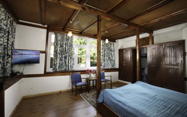 Johnsons Hotel