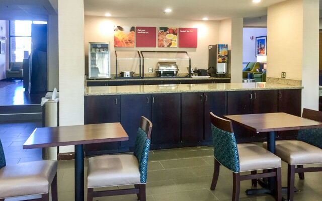 Comfort Suites Regency Park