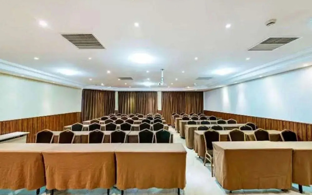 Ibis Chongqing Ranjiaba