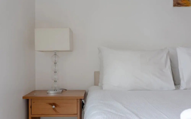 Fantastic 2 Bedroom Apartment Near Canary Wharf