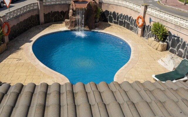 Premium Holiday Home in El Vendrell With Swimming Pool