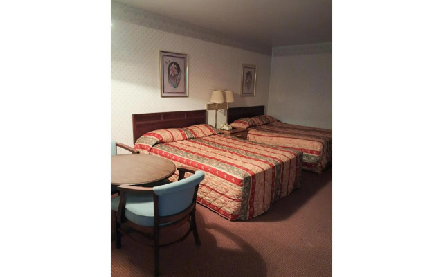 Hotel O Relax Inn Lewisburg near I-64