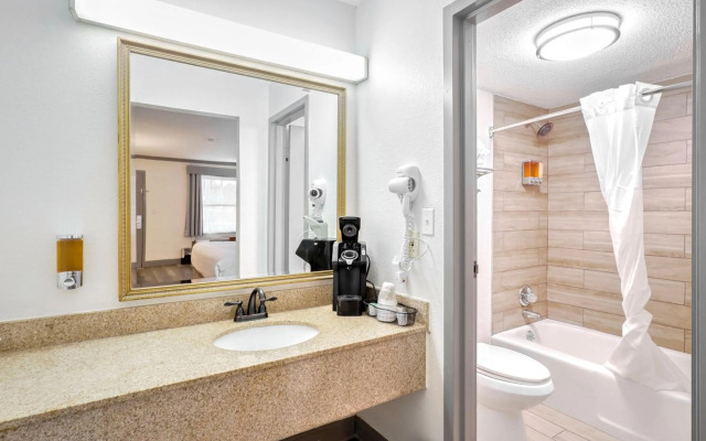 The Guest Lodge Gainesville