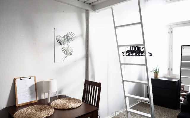 2ndhomes 19th Century Studio