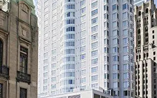 One King West Hotel & Residence