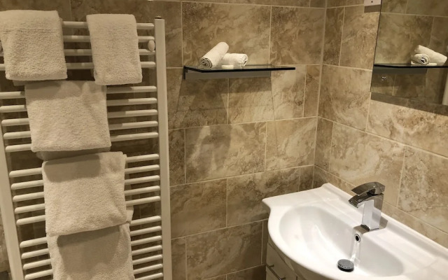 Newell Restaurant and Rooms