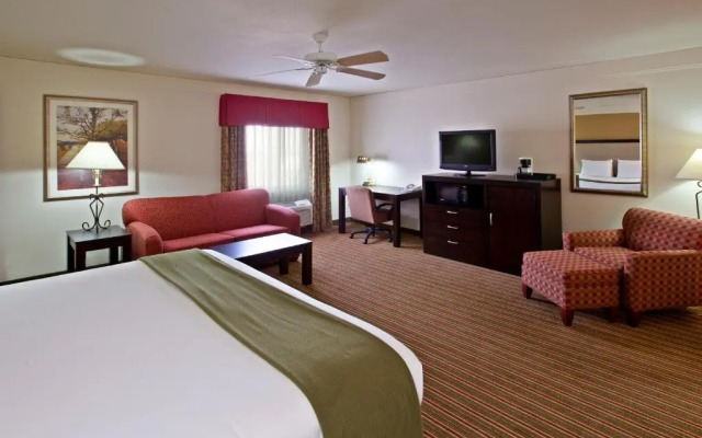 Baymont Inn & Suites Litchfield