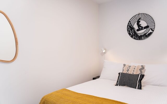 Wildflower Retreat-Revelstoke Vacations