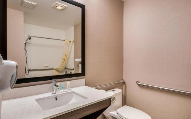 Quality Inn & Suites